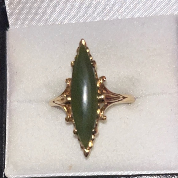 10k Gold Jade Navette Ring size 9.5 - Picture 14 of 14